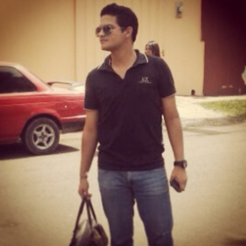 carlosflores88's profile picture. 