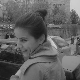 gulsuncivelek's profile picture. Ben akıllı insanları severim: Düşünen, az konuşan, çok bilen.. Her yerde, her zaman nazı çekilen!...