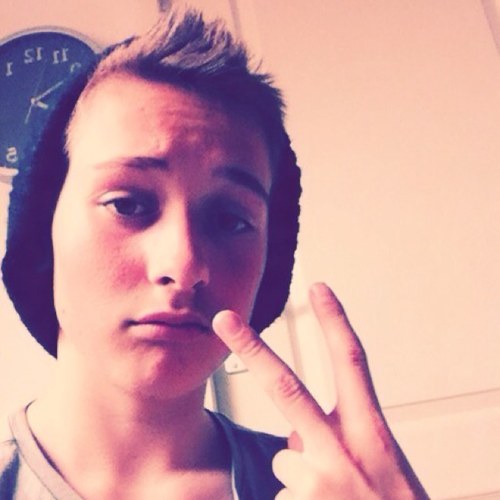 Cdf mavo , 13,psv poortugaal,010 isnt just a code,whatsapp,skype Facebook ps3⃣En all die ander bullshit.. Just follow