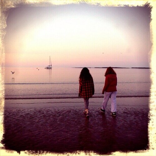 Singers, lovers of harmonies, available for gigs. Email gemmaandfreya@hotmail.com for more details. Follow our personals @gatesgemma @Freya_2498