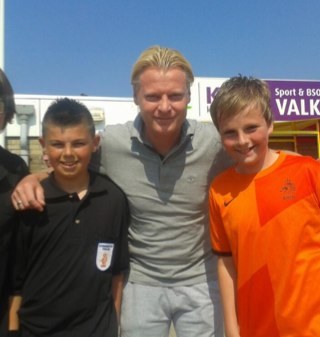 Valken '68 C2/ Rijnlands lyceum oegstgeest B1C/ Frankrijk / Feijenoord/ apple/jongen/13 jaar/07-02-2000