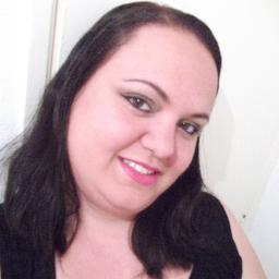 Adoro fazer novas amizades, conversar, dar muitas risadas e quando sobra um tempinho, participar de alguns sorteios hehe!