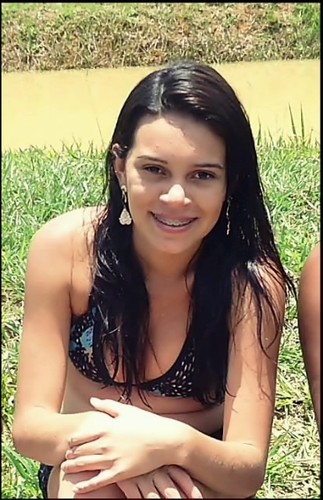 Oi, sou Daianne Silva, Moro no Acre iin ele existe sim ok? ^^, Quer seguir? é só clicar em follow que eu retribuirei :D