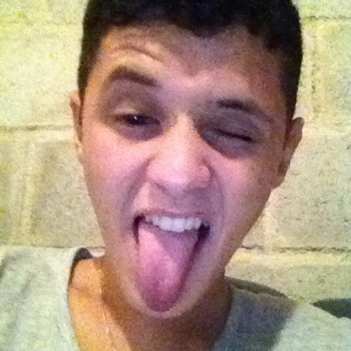 18 anos, brasileiro paulistano. Palmeirense graças a Deus. http://t.co/MbPkcfC3 kik: GustavoLuccia