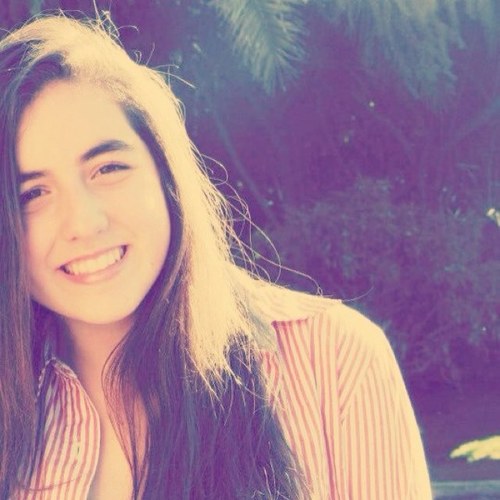 ~ Chilena/ 14 años / Life Goes On ~
       Hay que vivir, hay que soñar y imaginar que todo vuelve a comenzar.
