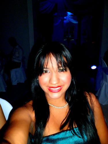 soy una persona a la cual le encantan los niños, muy amorosa, amigable, risueña y muchas cosas mas que a medida que me vallas conociendo te darás cuenta =)