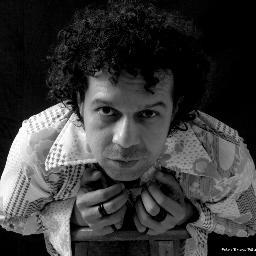 Intérprete paraense com dois CDs gravados, além de participações em shows e festivais. Atualmente produz seu terceiro Álbum.