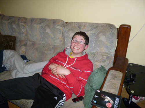 Follow ill follow back! :D