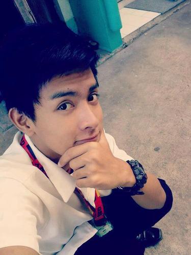 cutest guy on earth. :) follow me, i follow back. ;)