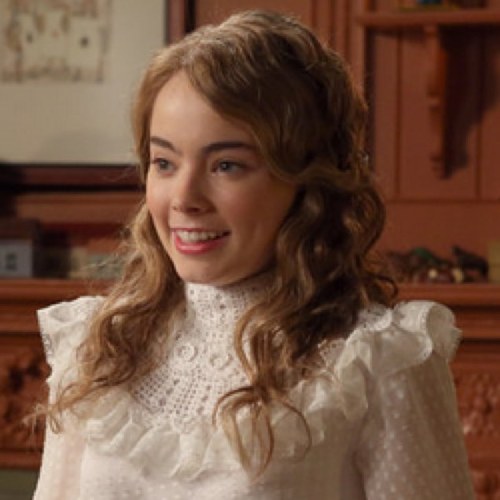 • I refuse to grow up! • my mother is @arya_moonstar and I love meeting new people #RP #Single #SinfulStorybrooke