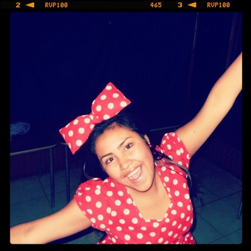 Hola , soy de San Felipe-Chile' tengo 16 años' soy simpática y una negrita rica XD'  Amo a @MileyCyrus es mi modelo a seguir ,a todas con ella :L