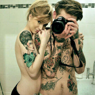 dekati aku jauhi dunia malammu \(^▿^)/