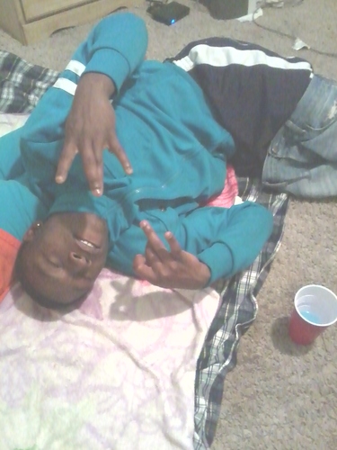 FreeRoc23's profile picture. Jus Follow Me Back..