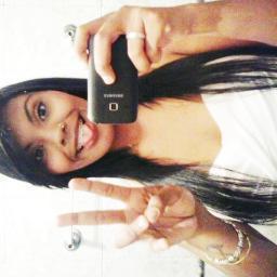 18 anos , ariana , amo suco de laranja , e não vivo sem meus amigos  (: