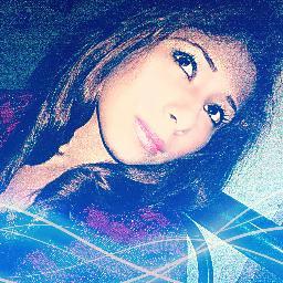 La vida es corta, vívela. El amor es raro, atrápalo. El miedo es horrible, enfréntalo. Los recuerdos son dulces, aprécialos❤