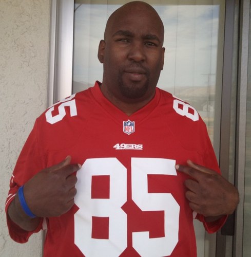 IM A HUGE LAKER/49ER/DODGER/USC MENS FOOTBALL FAN. ITS ALL ABOUT CHAMPIONSHIPS NO ONE DOES IT BETTER THEN MY TEAMS. CHAMPIONSHIPS IS ALL I KNOW.