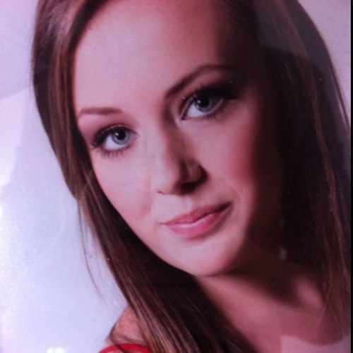 Volg haar maar gewoon ! :) loveyaa xx lisa.