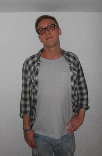 OliFree001's profile picture. 