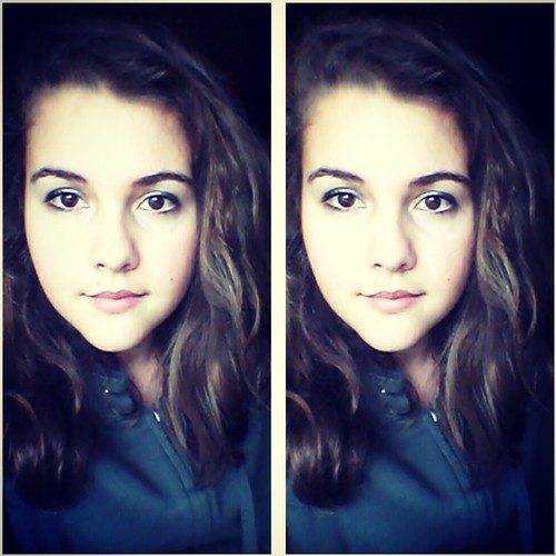 heij guys ~ 15 years ~ love music 1D ~ gym ~ artwork ~ 

lost?  - FOLLOW ME **(if you unfollow me i unfollow you!!!)