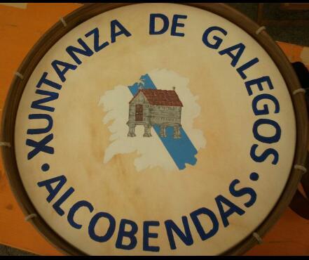 Agrupación de gallegos, donde a través de nuestra música y folclore aportamos un trocito da nosa terriña a Alcobendas. Galiza Calidade.