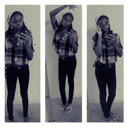 I turn up er'day, an ye'en even know it. So turn dhet bird blue playa!! ha