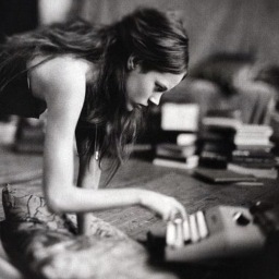 fanny_schieck's profile picture. Jedermann erfindet sich früher oder später eine Geschichte, die er für sein Leben hält.
Max Frisch (1911-91)