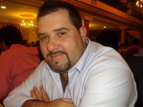 errchakes's profile picture. 