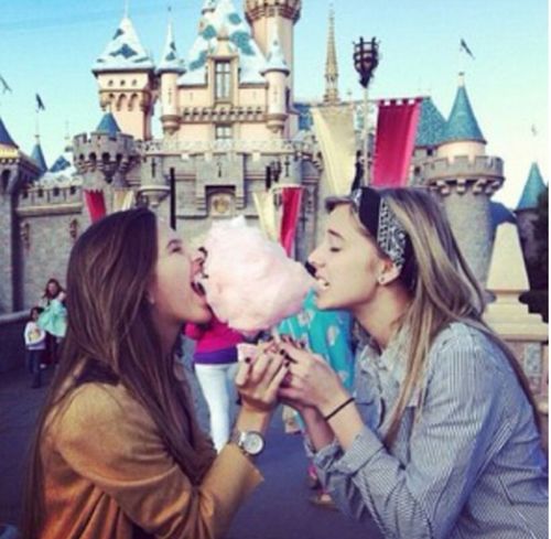 Hnan20628's profile picture. ﺣﻨﺎﻥ :
1 - ﻣﺼﺪﺭ ﺣﻦ ﻳﺤﻦ . 2 - ﺭﺣﻤﺔ . 3 - ﺭﻗﺔ ﺍﻟﻘﻠﺐ . 4 - ﻋﻄﻒ . 5 - ﺑﺮﻛﺔ . 6 - ﺭﺯﻕ . 7 - ﻭﻗﺎﺭ ، ﻫﻴﺒﺔ . 8 - « ﺣﻨﺎﻧﻴﻚ »: ﺃﻱ ﺍﻣﻨﺤﻨﻲ ﺭﺣﻤﺔ ﺑﻌﺪ ﺭﺣﻤﺔ .