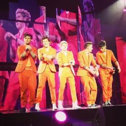 calvijn lomba 2m2 love my wife @0HMYGAD0_  sinds 12-12-12 . always a directioner