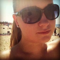 _P_Laura's profile picture. I am tweeting nuclear launch codes.