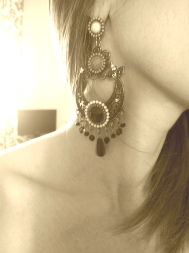 Ale_Ho's profile picture. Donna sull'orlo di una crisi di nervi .