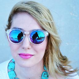 Fashion blogger and future designer. Contact: Kiabarablog@gmail.com