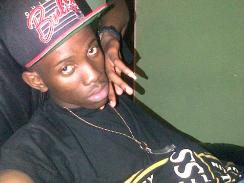 Craven_Andile's profile picture. I'm a nice guy who likes to have a good time ( @tshimotloboro @Tee_Wizzle my homies) TayLor Gang My Family