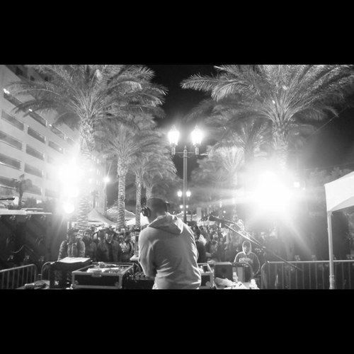 DJ/Producer. Red Bull Big Tune LV Champ. Loyal citizen of Zamunda. For beat inquiries email : FINYL.SOUNDS(at)https://t.co/N8GNSmAmm4