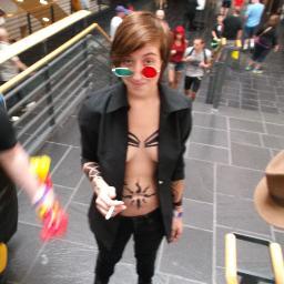 Cosplayin', leather craftin', arrow loosin', video gamin'  roller derby gal.