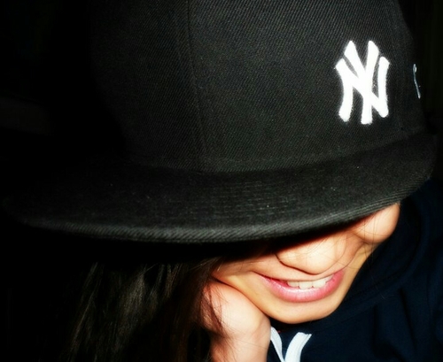 ambivert. 

foilsick.