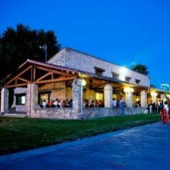 Especialitat en paelles i arrossos - Menú diari - Celebracions de tot tipus - Contacte: restaurantlespiscines@gmail.com