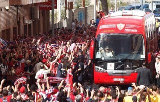 Del Almeria, mas UDA que nunca. Del madrid,Española orgullosa. Enfermera