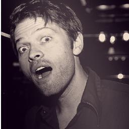 God,friends,music,books and more books,The Vampire Diaries,Supernatural,Delena,Nian,The Originals,Winchester,Salvatore,Vampires & Hunters...
 Follow Me?!