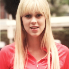 smile= Ser rebelde é enfrentar o medo sem ter medo de nada amor incondicional, amo vocêS, @MicaelBorges_ @sophiaabrahao @ChayLeao eternamente assim ‹з karol