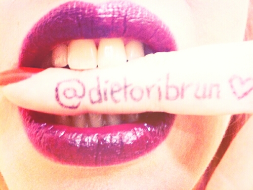 saxfv28's profile picture. TU TIEMBLAS, TE ACERCAS, ME BUSCAS, ME ENCUENTRAS...