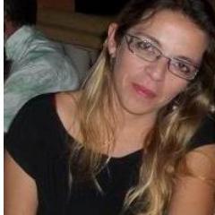 Quem não estima a vida não a merece.
