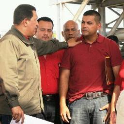 revolucionario radical. chavista hasta el ultimo dia de mi vida, comprometido con la revolucion y defensor de la patria que nos dejo mi comandante eterno..