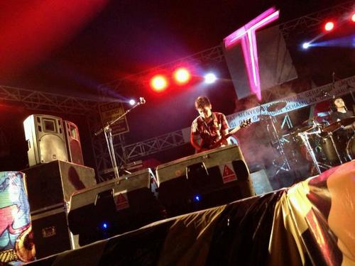 Guitar player||cort||ibanez FR420-bbt||marshall||@lightstofollow