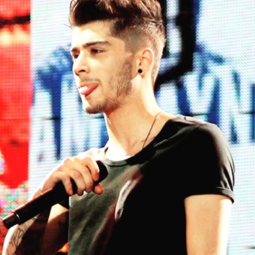 go follow @nobleniall bc i just gave u this free follow and i heard she broke the swag scale o