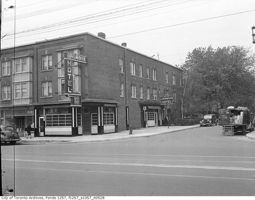 Vintage Toronto Tavern established in 1934. Live music every weekend!