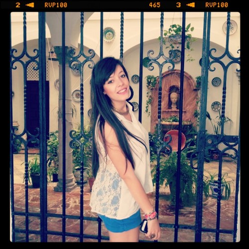 L A U R A †