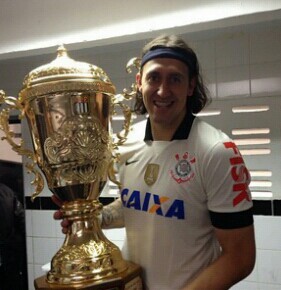 Simplesmente Uma Fã.   09.06.13