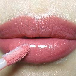 Author of 'Pout Perfect', helping you find your way through the lipstick jungle. Retired from the blogosphere & but still can't resist new beauty finds!