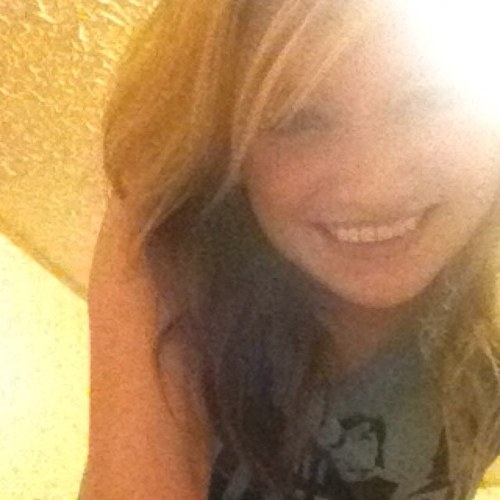 ShaynaIson's profile picture. I'm Shayna ✌